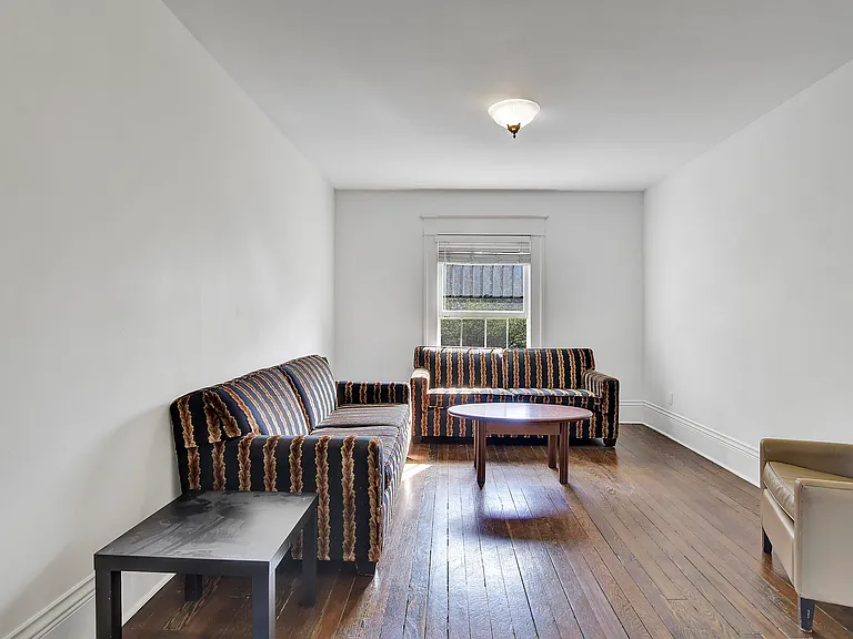 1517 Comox St #2 — Photo 13