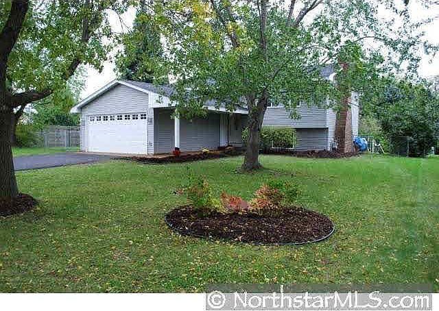1st image of 9301 Wedgwood Lane N