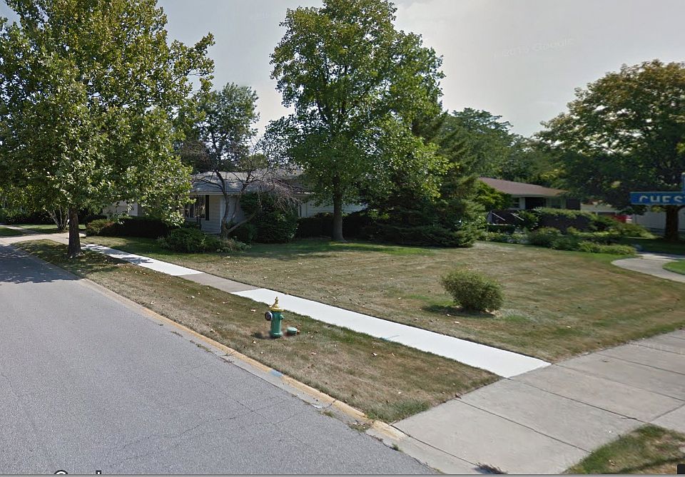 2nd image of 1631 Oakwood Ct