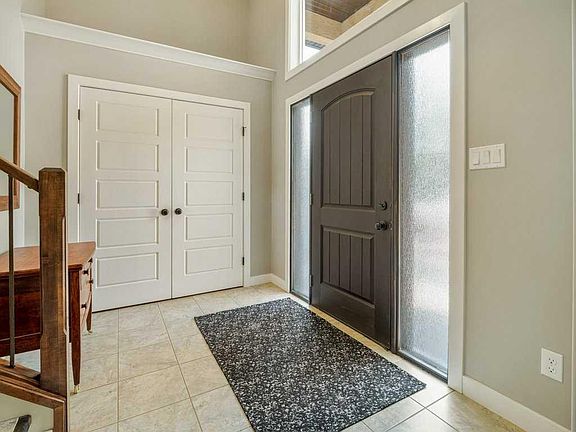 3rd image of 43 Riverine Ln W