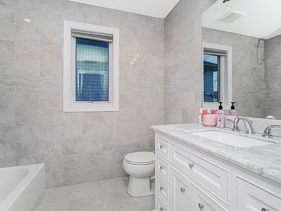 Primary Bedroom Bath
