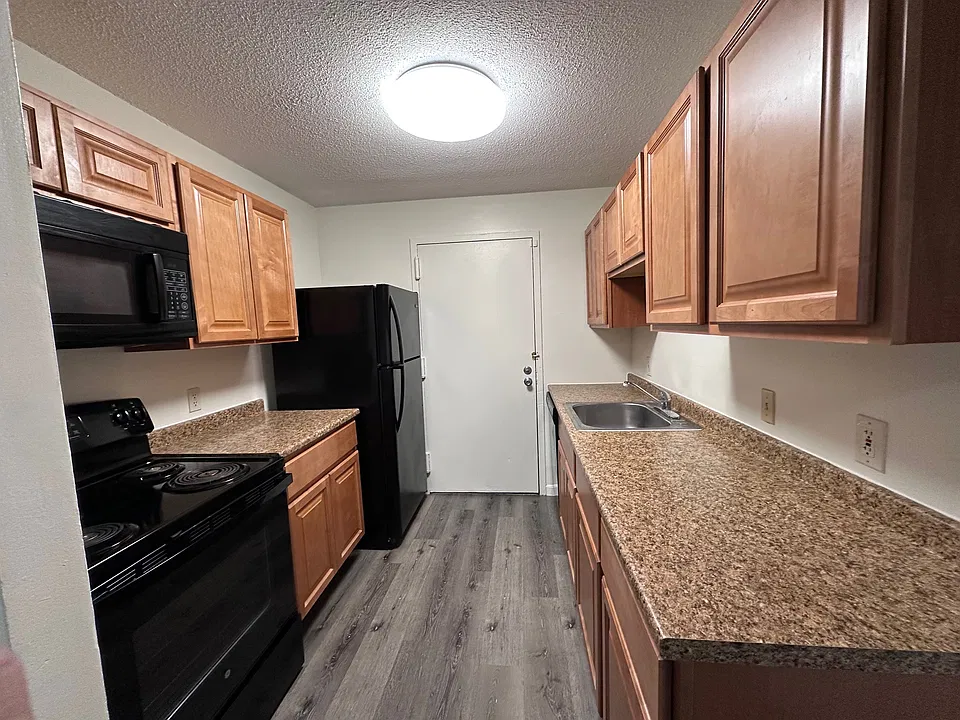 59 Village Brook Ln #6