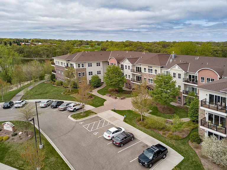 Highland Shores Apartments — Photo 8