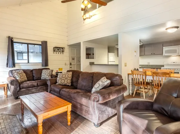 2289 Sierra Nevada Rd #C8, Mammoth Lakes, CA 93546