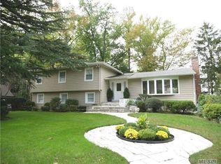 1 Lakeview Dr, Lake Success, NY 11020
