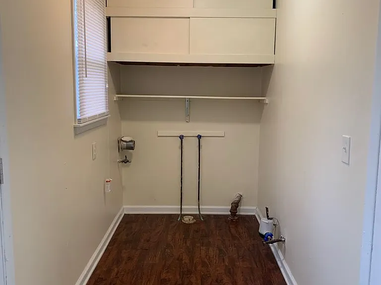 324 Westminster Ave — Photo 10