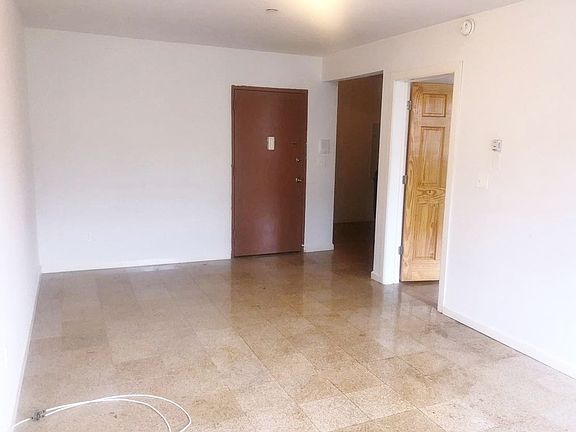3rd image of 25-24 Broadway #3CC