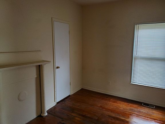 3rd image of 1537 McCormick St