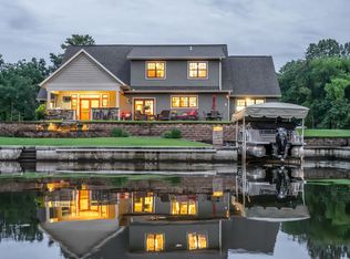 W4150 Big Oak Dr, Mauston, WI 53948