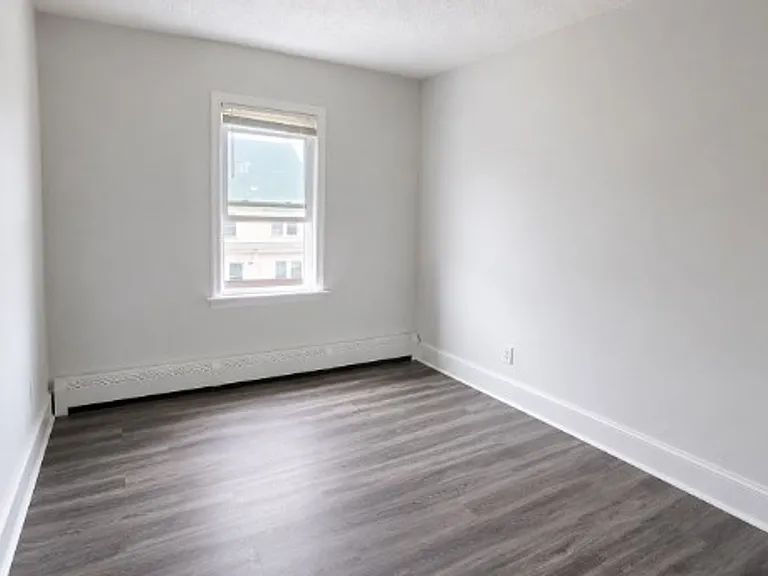 200 Irving Residential — Photo 10