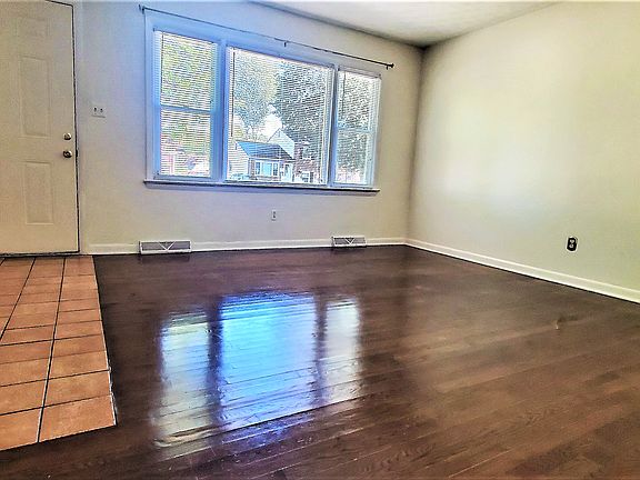 2nd image of 130 Margaret Dr