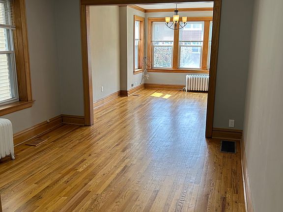 3rd image of 5024 W Cullom Ave