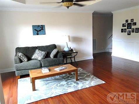 4th image of 105 Finch Ln