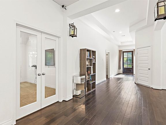 4th image of 106 Capriccio Ln