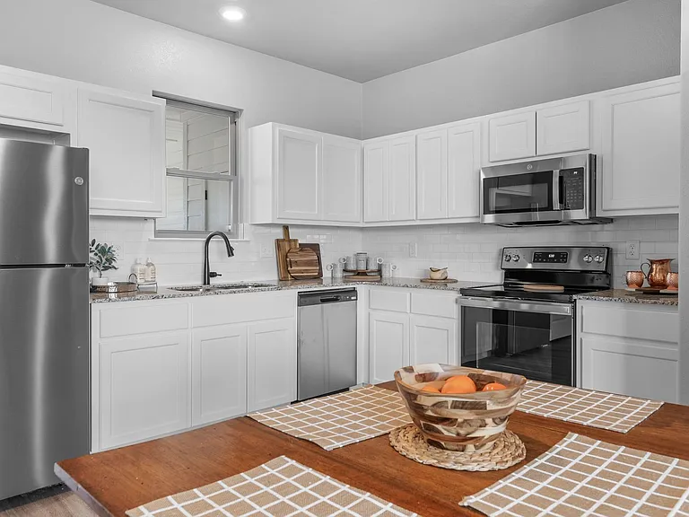 732 Meiomi Dr — Photo 3