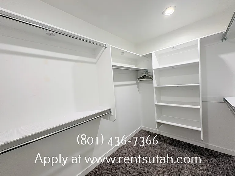 647 W Raintree Ln — Photo 15
