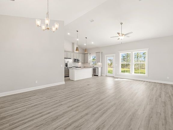 5th image of 53 Springdale Dr
