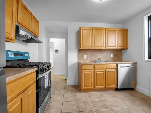 425 East 26th Street image 7 of 16