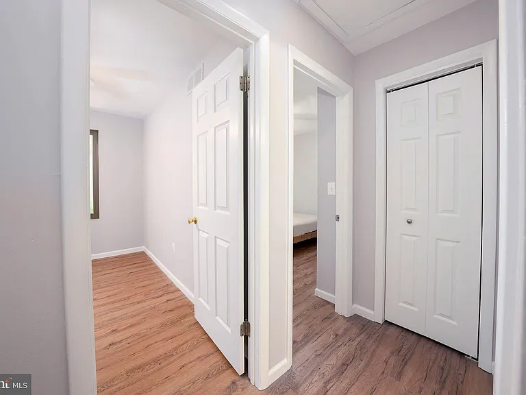1025 Commanders Way N — Photo 17