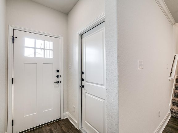 4th image of 10315 Lynwood Br #102