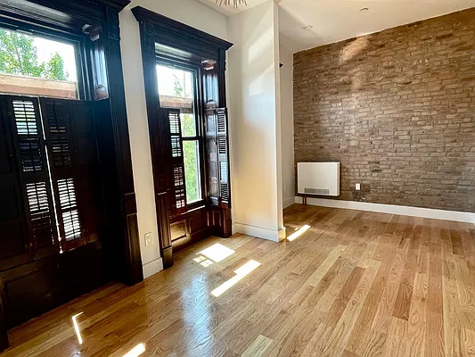 Rented by Nest Seekers International | media 6