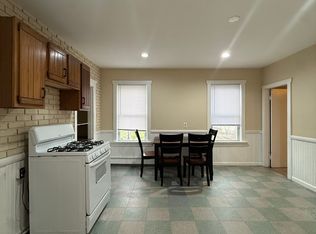 163 Grand St APT 1, Worcester, MA 01603