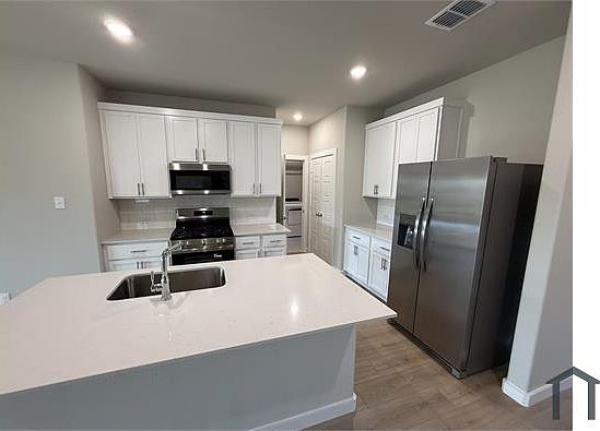 5th image of 1233 Wolfsbane Dr