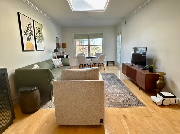 121 Centre St #Penthouse 3, Brookline, MA 02446