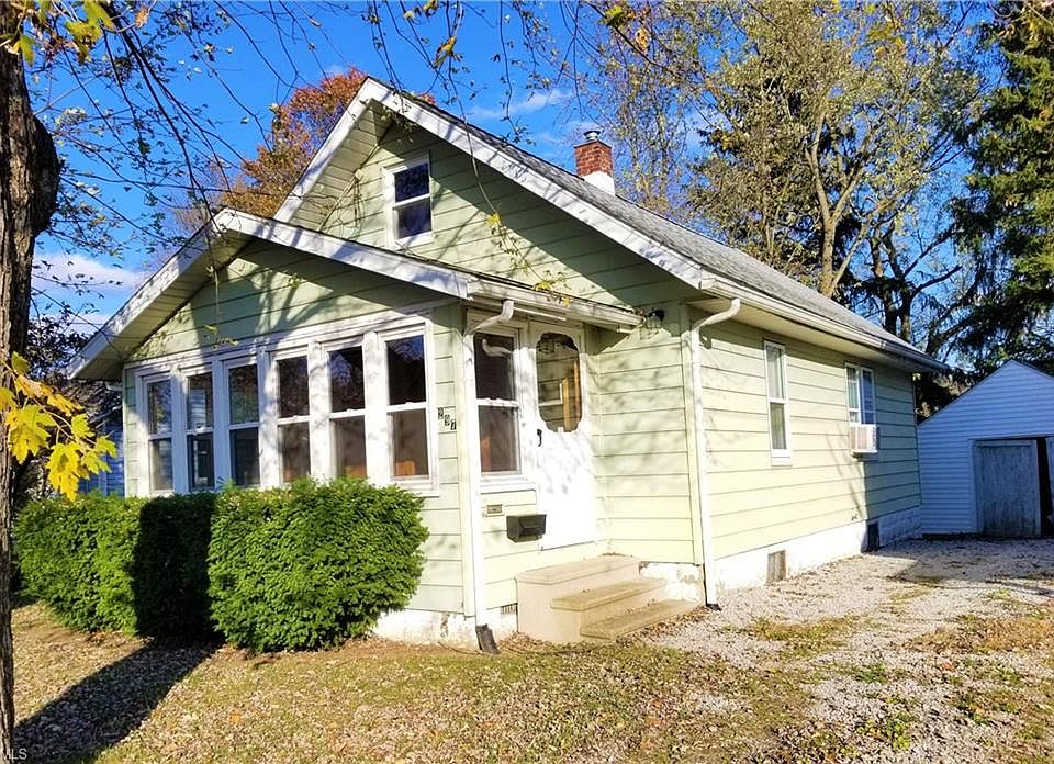 1st image of 297 Pauline Ave