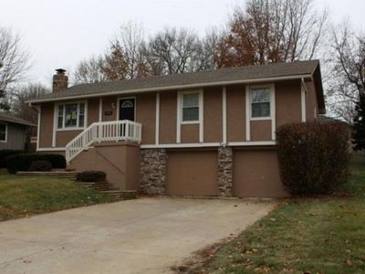 2305 SW Keystone Dr, Blue Springs, MO, 64014