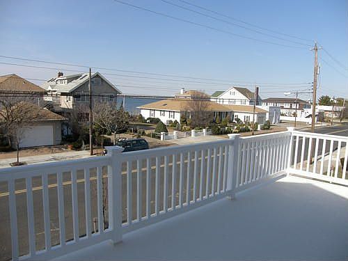4th image of 23 Bay Ave