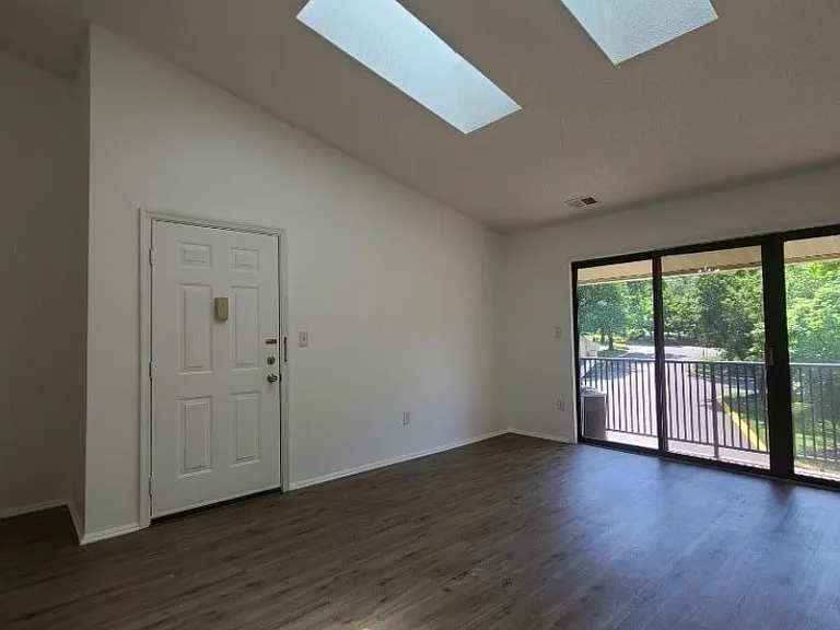 113 Irving Pl — Photo 11