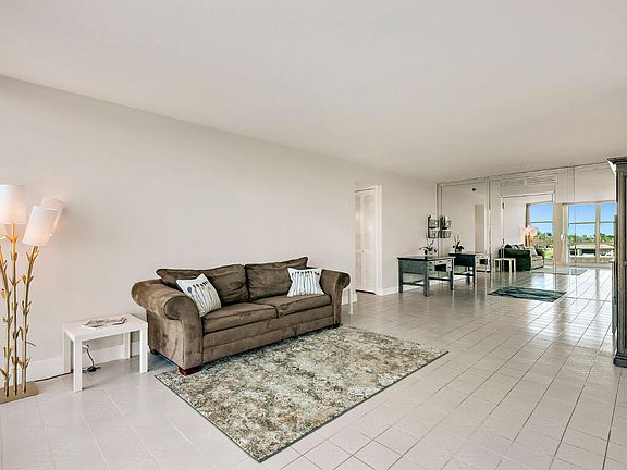 5th image of 5055 Collins Ave APT 4M