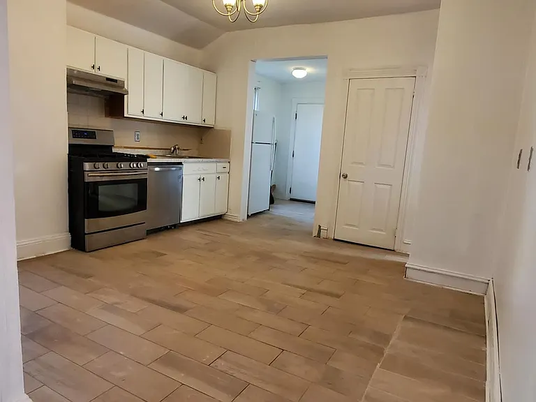 213 Lippincott Ave — Photo 8