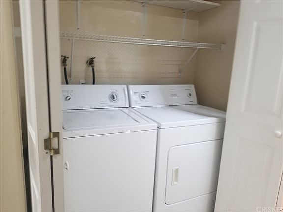 3rd image of 22127 Burbank Blvd Unit 1