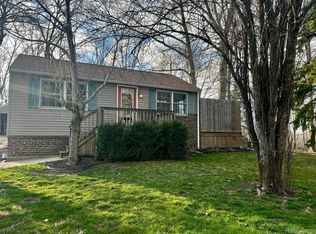 943 Maple Dr, Lake Odessa, MI 48849