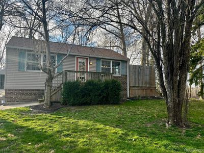 943 Maple Dr, Lake Odessa, MI, 48849