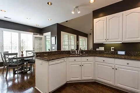5516 Brookshire Dr — Photo 4