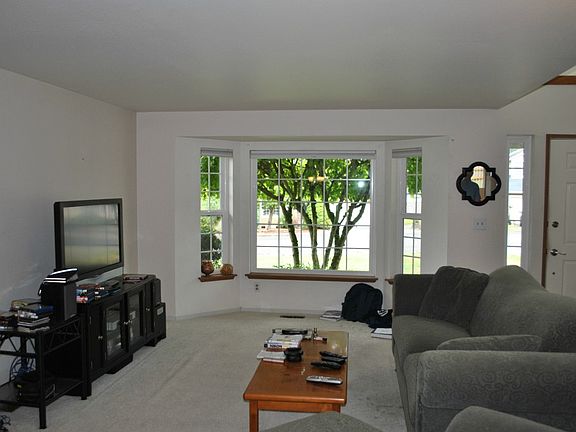 5th image of 11820 133rd Street Ct E