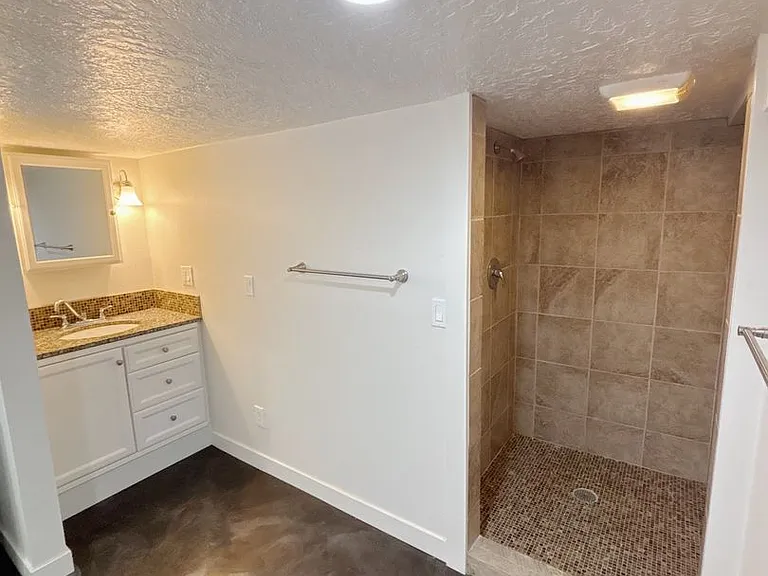 1332 S 3rd Ave — Photo 16