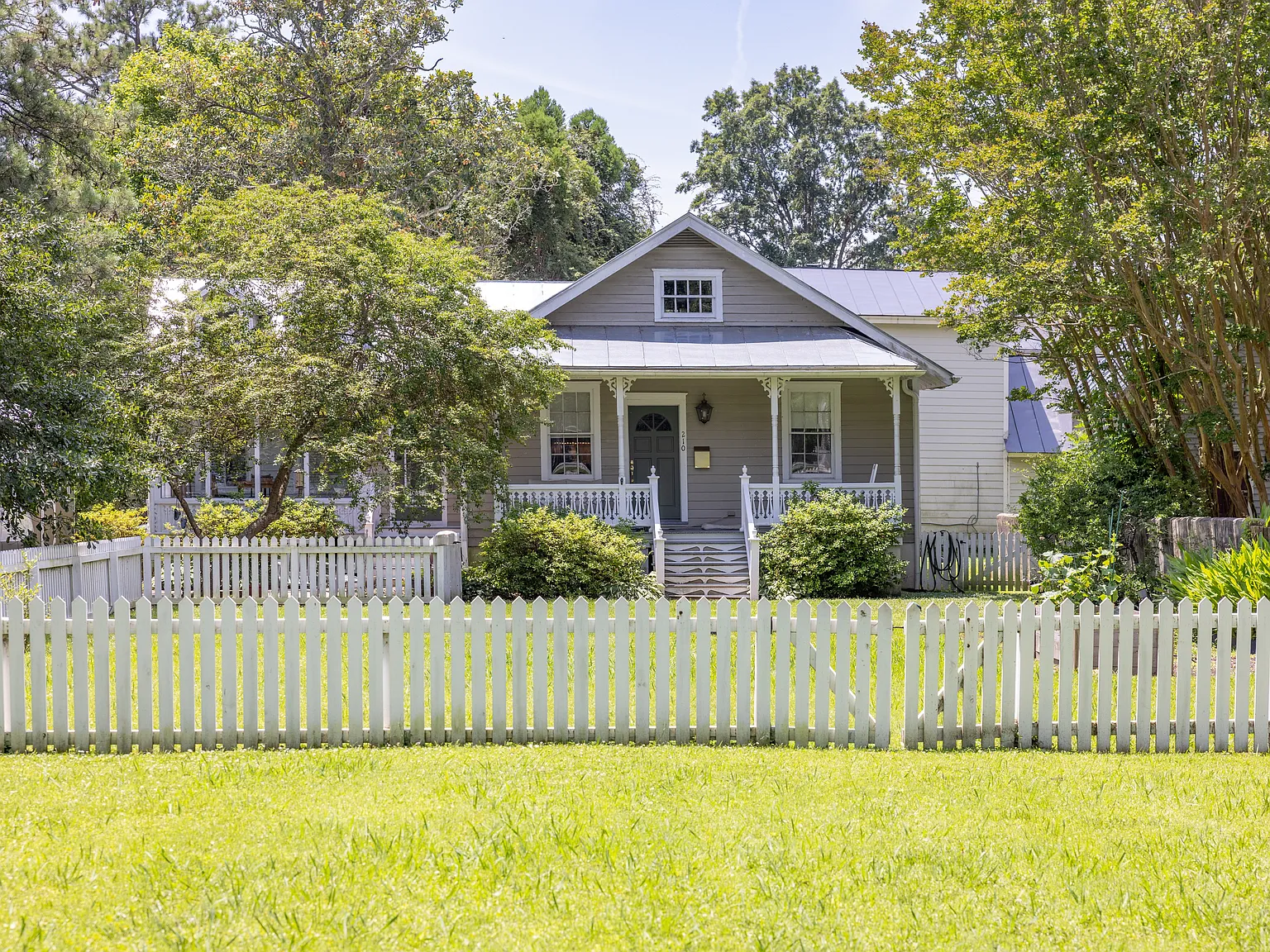 3 bed, 1200 sqft, $2,800 — Photo 3
