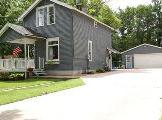 460 4th St SE, Cokato, MN 55321