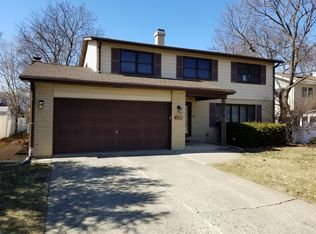 1302 S Fern Dr, Mount Prospect, IL 60056