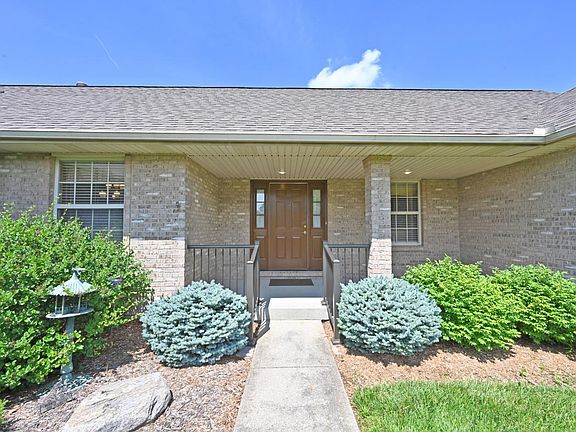 2nd image of 6418 Lakewood Dr
