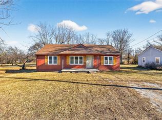 403 SE Howard Ave, Lees Summit, MO 64063
