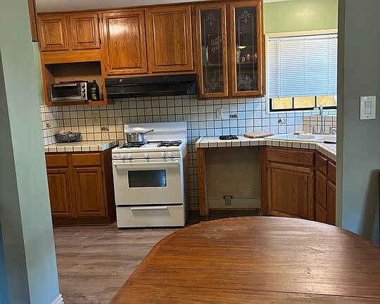 5th image of 3497 Redwood Ave