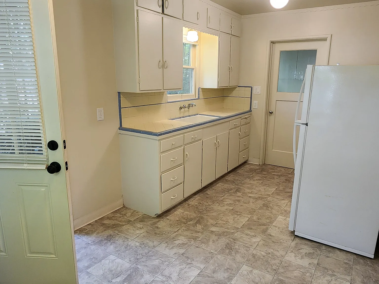 1 bed, 750 sqft, $2,255 — Photo 4