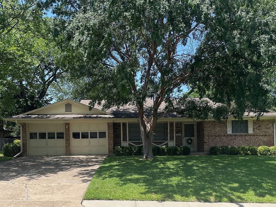 1st image of 726 Greenland Way