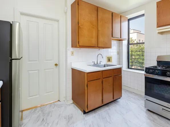 16 West 119th Street 4C1 image 2 of 6