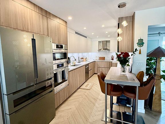 5th image of 800 E Camino 408